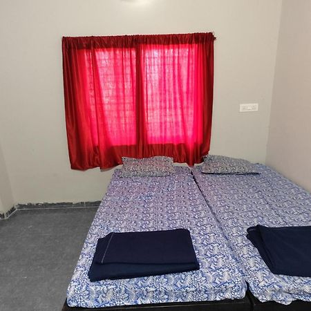 Aadishkti Bhakt Nivas Hotel Tuljapur Exterior foto